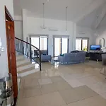 Сasa de vacaciones Mit Blick Auf Berge Und Whirlpool By Interhome Káthikas