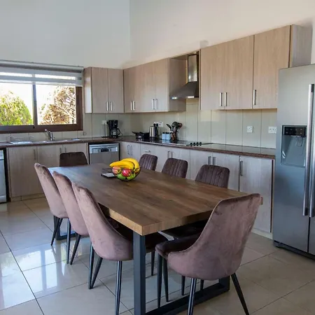 Mit Blick Auf Berge Und Whirlpool By Interhome *