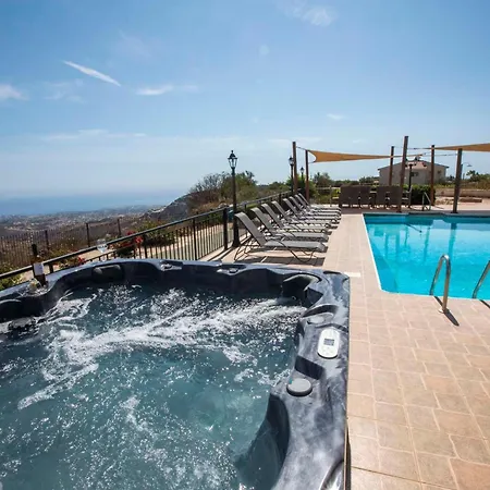 Mit Blick Auf Berge Und Whirlpool By Interhome
