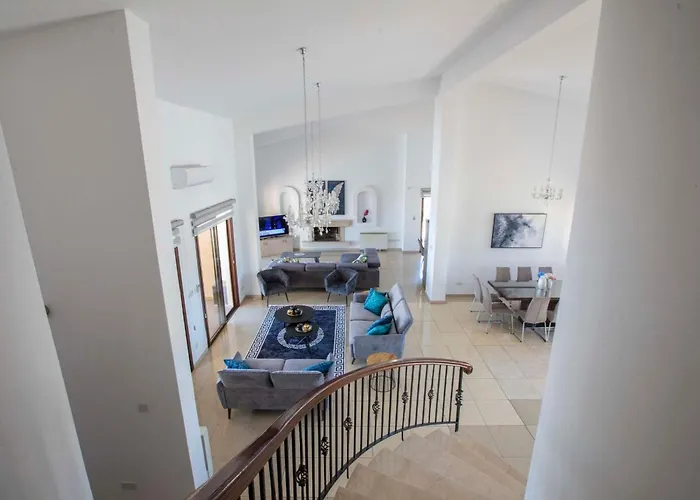 Mit Blick Auf Berge Und Whirlpool By Interhome *