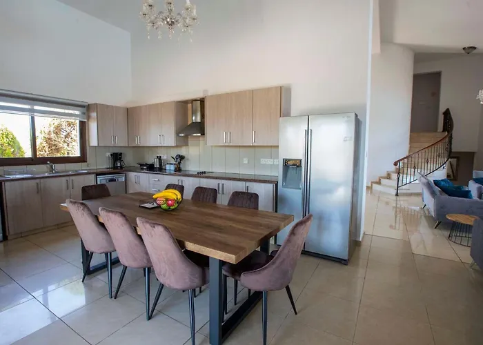 Mit Blick Auf Berge Und Whirlpool By Interhome 카티카스