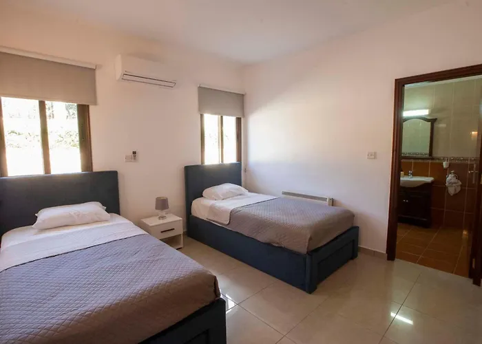 Mit Blick Auf Berge Und Whirlpool By Interhome *