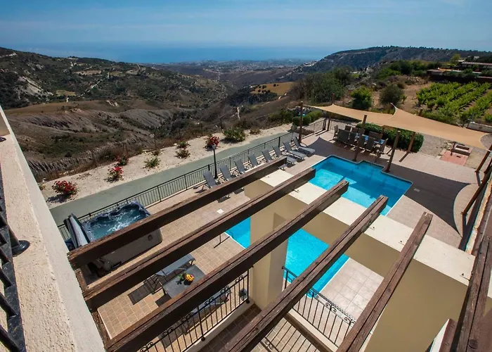 Mit Blick Auf Berge Und Whirlpool By Interhome * Kathikas