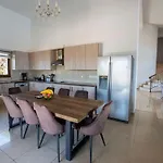 Mit Blick Auf Berge Und Whirlpool By Interhome Катикас