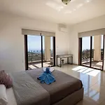 Σπίτι διακοπών Mit Blick Auf Berge Und Whirlpool By Interhome *