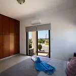 Σπίτι διακοπών Mit Blick Auf Berge Und Whirlpool By Interhome
