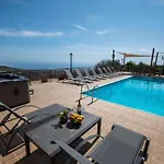Mit Blick Auf Berge Und Whirlpool By Interhome *