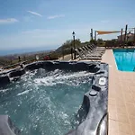 Σπίτι διακοπών Mit Blick Auf Berge Und Whirlpool By Interhome *