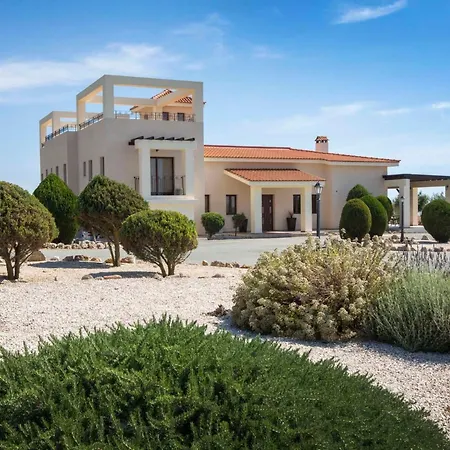 Mit Blick Auf Berge Und Whirlpool By Interhome Káthikas