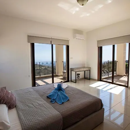 בית נופש Mit Blick Auf Berge Und Whirlpool By Interhome *