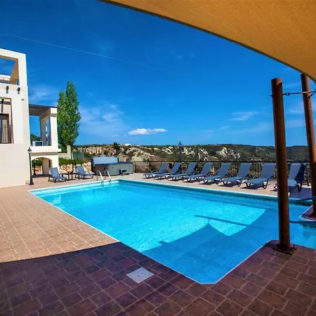 Mit Blick Auf Berge Und Whirlpool By Interhome * Kathikas