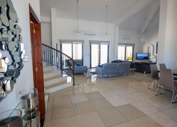 Casa vacanze Mit Blick Auf Berge Und Whirlpool By Interhome Kathikas