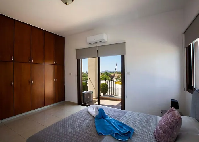 Сasa de vacaciones Mit Blick Auf Berge Und Whirlpool By Interhome