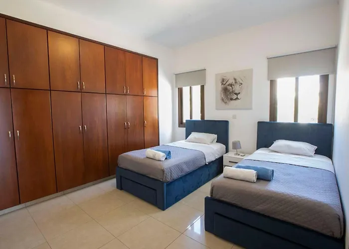 Mit Blick Auf Berge Und Whirlpool By Interhome *