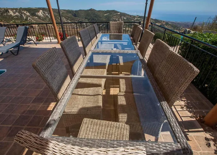 Mit Blick Auf Berge Und Whirlpool By Interhome Casa vacanze