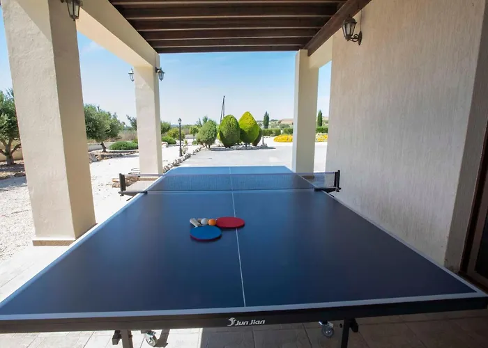 Mit Blick Auf Berge Und Whirlpool By Interhome Holiday home Kathikas