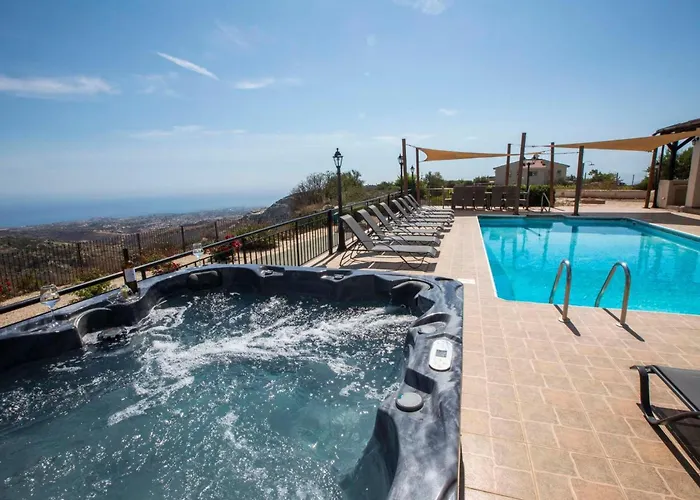 Mit Blick Auf Berge Und Whirlpool By Interhome