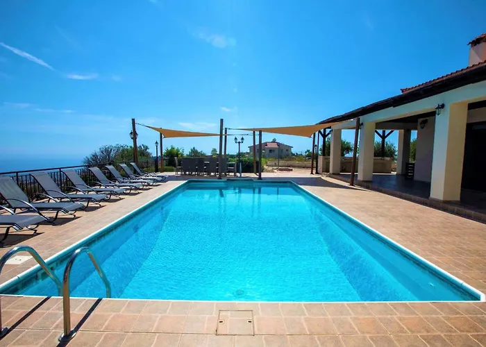 Mit Blick Auf Berge Und Whirlpool By Interhome *